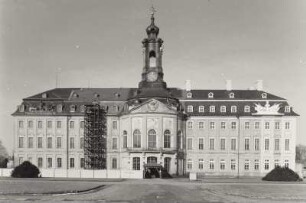 Jagdschloss Hubertusburg, Corps de logis, Eingangsflügel, Hoffront