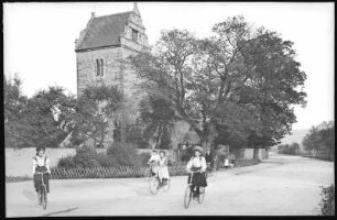 Coswig. An der alten Kirche