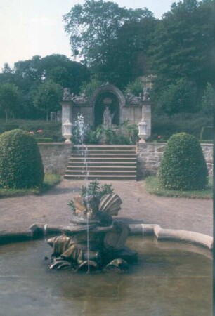 Blankenburg. Terrasse des Lustgartens mit wasserspeiendem Brunnen