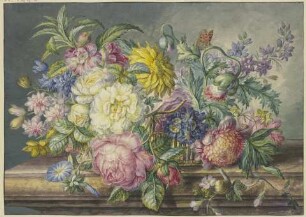 Blumenstrauß in einem Korb, dabei eine Schnecke und ein Schmetterling