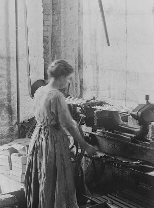 Spezialbohrmaschine : Technikgeschichte | Technologie | Maschinenbau und Eisengiesserei | Elektrotechnische Industrie