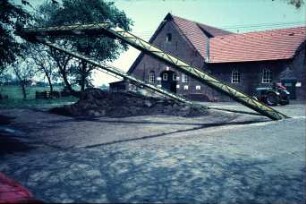 Fotografie: Gülle- und Entmistungstechnik, Festmist, Lagerung, Schubstangenförderer
