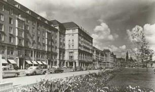 Wohn- und Geschäftshaus : Dresden, Altmarkt. Ansicht mit Wohn- und Geschäftshäusern und "Café Prag"