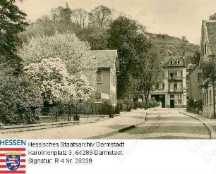 Seeheim an der Bergstraße, Straßenansicht mit Blick auf Hotel Zur Krone
