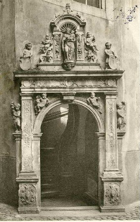 Freiburg i. Br.: Altes Portal im Hofe des Bezirksamtes. Beschriebene Postkarte
