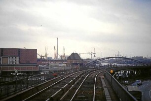 Hamburg: Strecke zwischen Rödingsmarkt und Baumwall