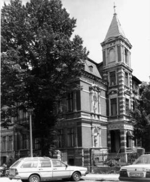 Görlitz-Altstadt, Augustastraße 6. Wohnhaus (um 1895). Seitenansicht mit Türmchen