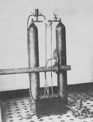 Apparat zum Schneiden mit Wasserstoff und Sauerstoff : Technikgeschichte | Industrie und Technik | Fabrikanlagen