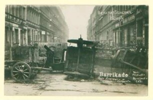 Berliner Straßenkämpfe. Barrikade Ecke Andreas - und Langestraße.