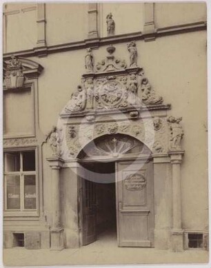 Portal am Bürgerhaus Ring 50 in Glogau