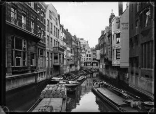 Niederlande, Rotterdam. Stadtteil mit Wohnhäuser an der Anlegestelle (Het Steiger)