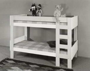 Doppelstockbett "Rustica" : Doppelstockbett "Rustica". Stofftier Bär (Richard Diem), Stofftier Katze (vermutlich Kösen)