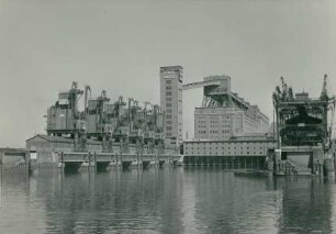 Pier "A" im Hafen, 1947-1949