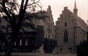Wienhausen: Klosterhof vom Garten