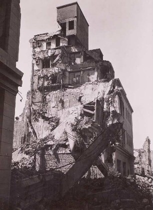 Ruine des Modehaus Möbius : Dresden, Große Brüdergasse, Ruine des Modehaus Möbius