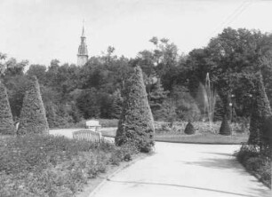 Freiberg. Albertpark mit Rondell mit Springbrunnen