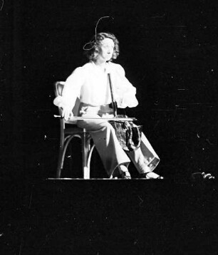 Wintergarten: Maria Valente am "Cello"