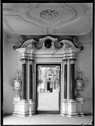 Salem Schloss Salem Abteigebäude Kaisersaal - Prälatur Osttrakt Eingangsportal von Joseph Anton Feuchtmayer 1708