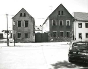 Radebeul, Altkötzschenbroda 53. Dreiseithof (bezeichnet 1881). Wohnhaus und Seitengebäude