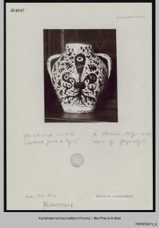 Vase mit Frauenporträt