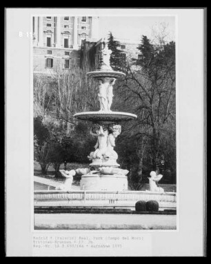 Tritonen-Brunnen