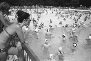 Badebetrieb im Rheinstrandbad Rappenwört