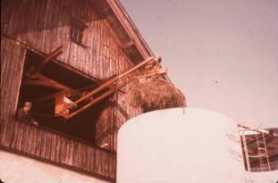 Fotografie: Ein- und Auslagerungstechnik, Hochsilo, Greiferanlage