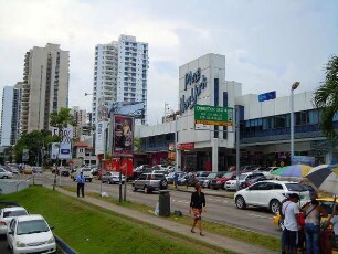 Panama-City - Hochhäuser im Geschäftsviertel : Wohn-und Bürohochhäuser prägen das Stadtbild. Aufgenommen am 14. September in Panama-City