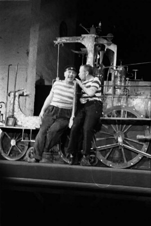 Szenenbilder aus "Noch zehn Minuten bis Buffalo" von Günter Grass und "Die große Wut des Philipp Hotz", Schwank von Max Frisch. Werkstatt Schillertheater Berlin, 1959