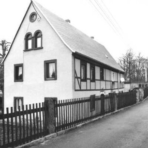 Dresden-Lockwitz. Am Gückelsberg 2. Giebel- und Straßenseite