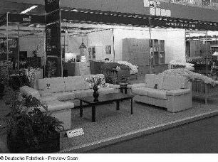 Sitzgruppe Magda : Ausstellungskoje des VEB Möbelkombinat Berlin (MKB) mit Sitzgruppe "Magda