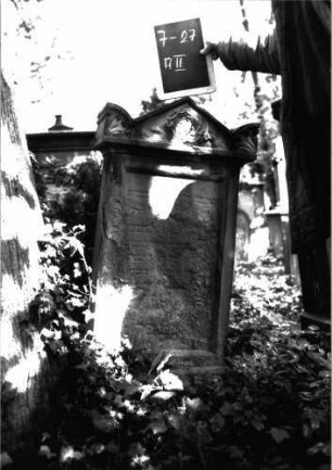 Grabstein A II/7/27