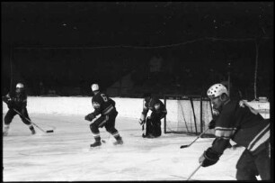 Garmisch-Paartenkirchen: Eisstadion, Eishockey Länderspiel, Deutschland gegen UdSSR, 0:13, Wettspiel