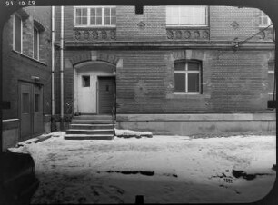 Dresden-Neustadt, Carolaplatz 1. Finanzministerium (1889-1896; O. Wanckel, O. Reichelt). Hofseite mit Eingang
