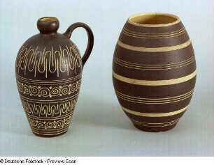 Vase : Krug und Vase (1979; VEB Kunsttöpferei)
