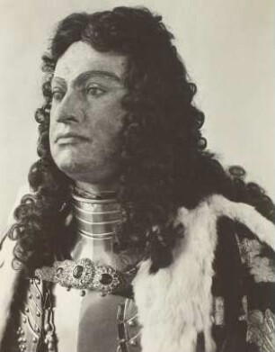 Figur Augusts des Starken im polnischen Krönungsornat von 1697
