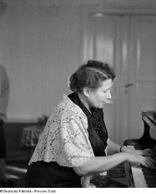 Porträt Pianistin Elfriede Clemen (1903-1985)