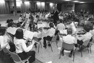 Otto-Hahn-Gymnasium. Konzert des Schulorchesters in der Reihe "Musik am Otto-Hahn-Gymnasium"