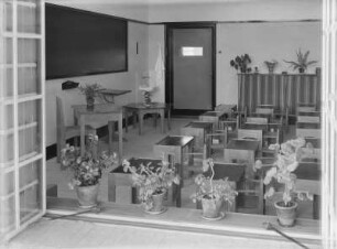 Hilversum. Schule (um 1925; W. M. Dudok). Unterrichtsraum
