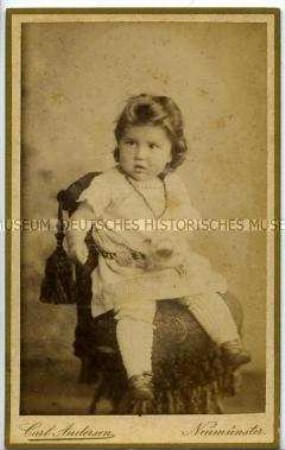 Kleinkind auf einem Stuhl, Carte de Visite