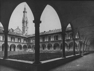 Florenz, S. Croce, zweiter Klosterhof; Arnolfo di Cambio