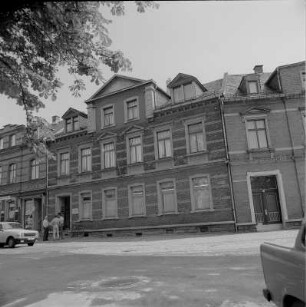 Treuen, Kreis Auerbach. Wohnhaus, Bahnhofstraße 2. Straßenansicht. (erb. um 1900)
