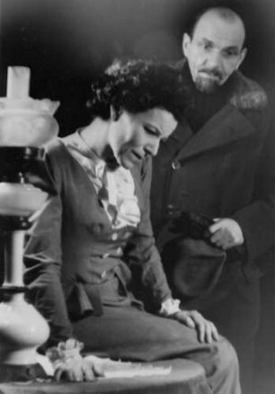 Hamburg. Thalia Theater. Die Schauspieler Ehmi Bessel (1904-1988) und Erich Weiher (1893-1972) während einer Aufführung des Theaterstückes "Nora oder Ein Puppenheim" 1947