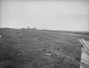 Landschaft mit Gehöft bei Sapporo : Ansicht mit Silo