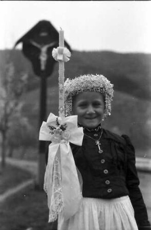 Glottertal: Das Fräulein Fehrenbach vor Marterl; näher
