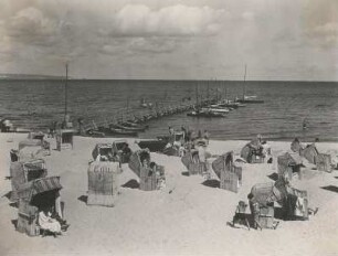 Rügen. Binz. Strand zum Seesteg