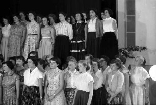 Freiburg: Kolpinghaus; Sommerfest der Städtischen Frauenfachschule, Chor