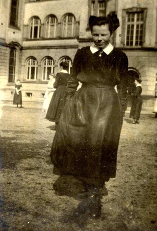 Viktoria-Pensionat. Schülerin