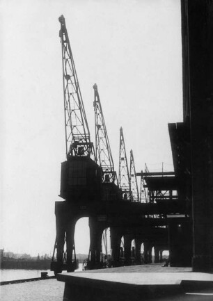 Halbportalkräne, Hamburg