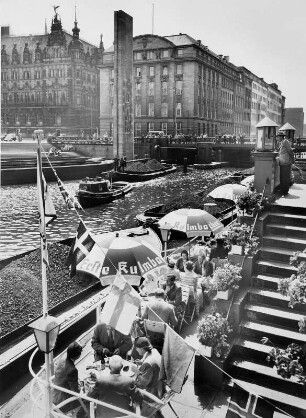 Hamburg-Neustadt. Ein Kaffee an den Alster-Arkaden